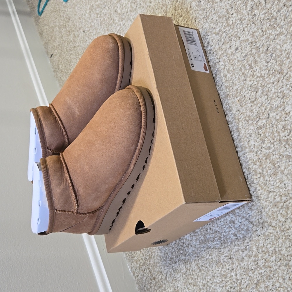 Ugg ultra minis